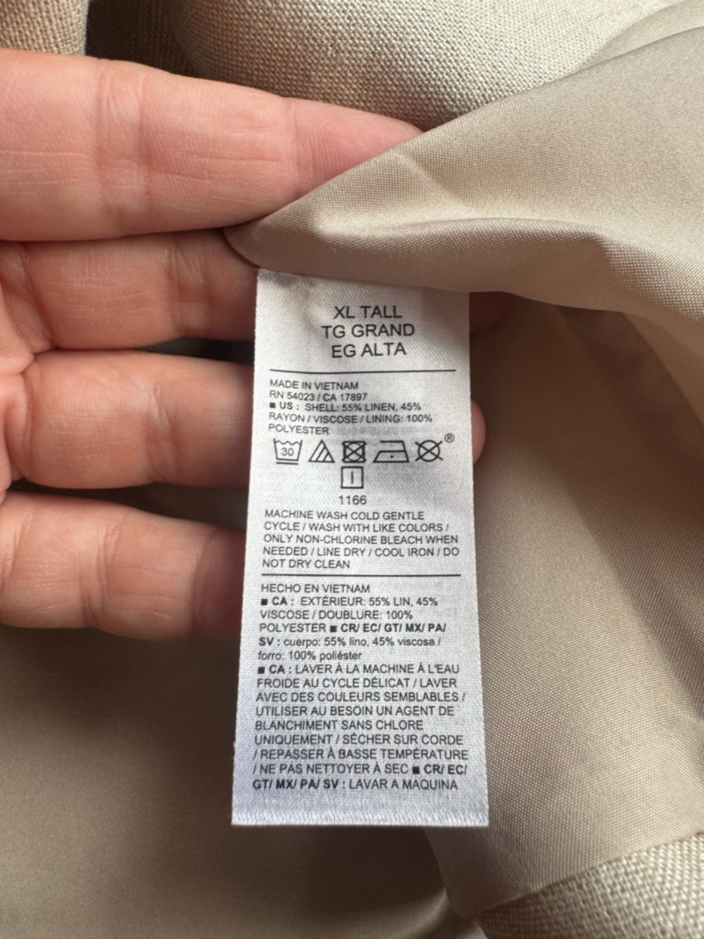Old Navy Linen-Blend Button-Front Vest - Picture 7 of 7